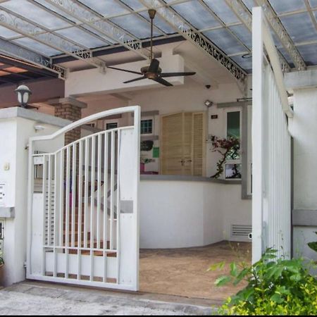 Nautilus Bay Home Inn จอร์จทาวน์ ภายนอก รูปภาพ