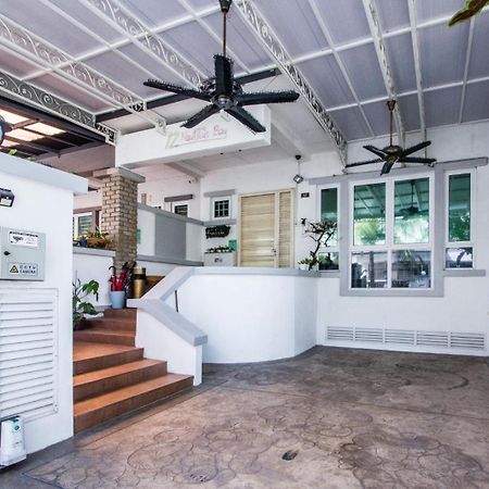 Nautilus Bay Home Inn จอร์จทาวน์ ภายนอก รูปภาพ