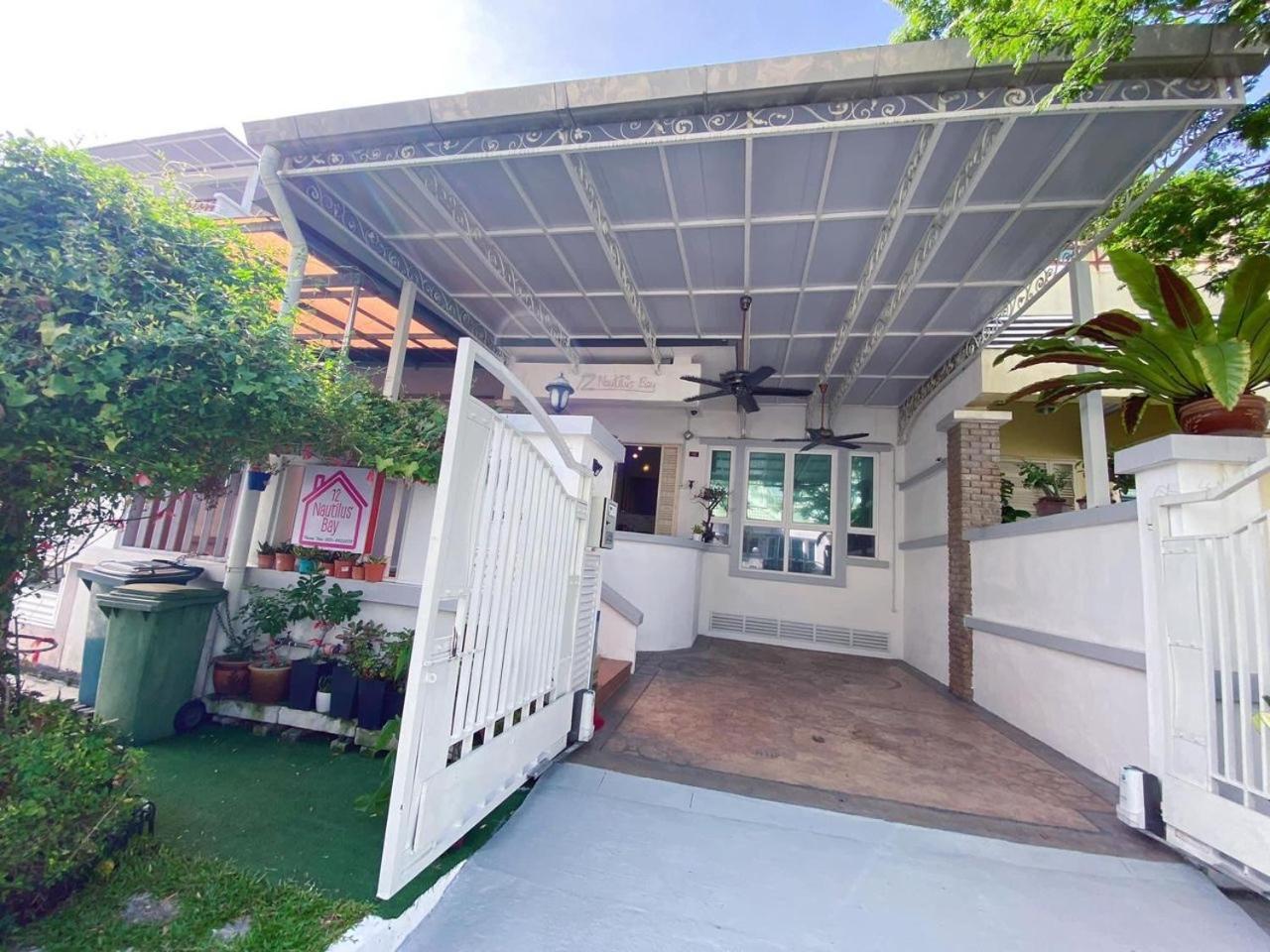 Nautilus Bay Home Inn จอร์จทาวน์ ภายนอก รูปภาพ