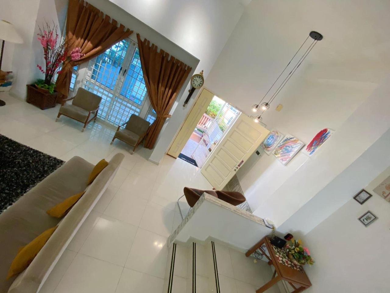 Nautilus Bay Home Inn จอร์จทาวน์ ภายนอก รูปภาพ
